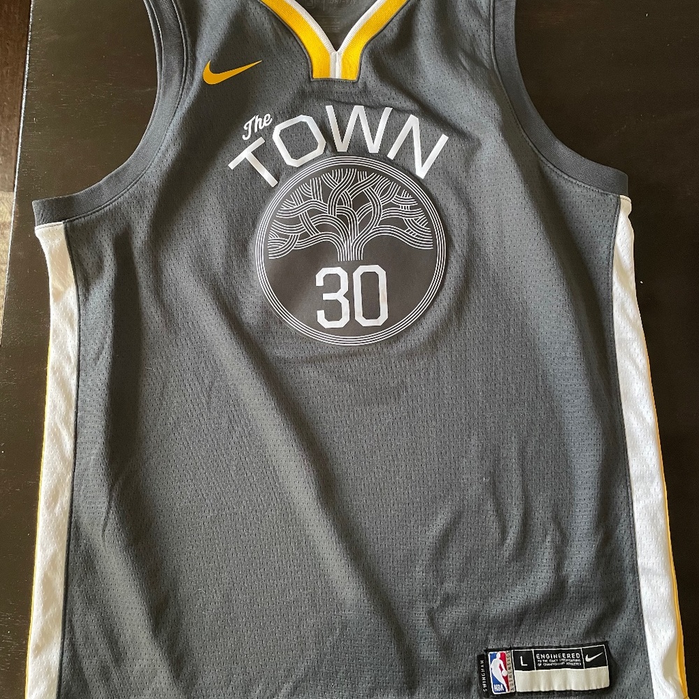 Kids Nike swingman Curry “Town” jersey